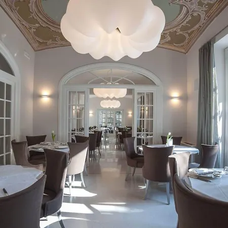Park Italia 4*